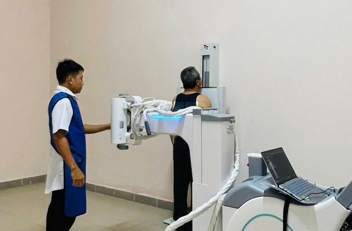 Khám sức khỏe định kỳ cho cán bộ, chiến sĩ tại đặc khu Cồn Cỏ- Ảnh 3.