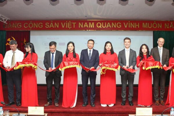 Khánh thành mạng quan trắc cảnh báo sớm bức xạ trực tuyến