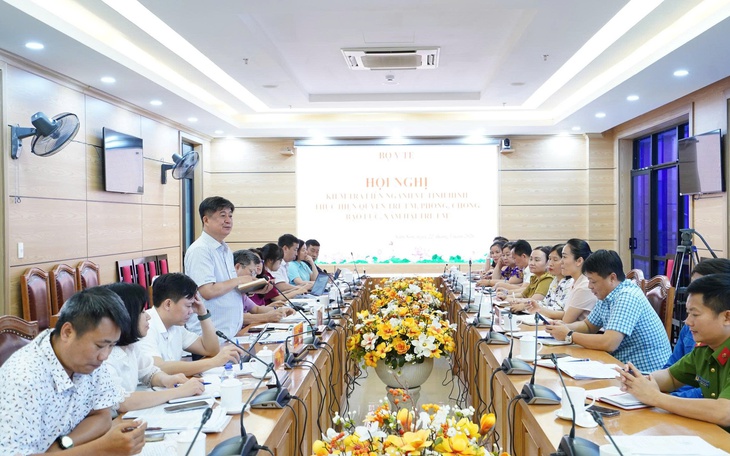 Trẻ em cần được bảo vệ cả ngoài đời thực lẫn trên không gian mạng- Ảnh 8.