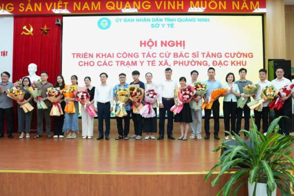 Quảng Ninh cử 113 bác sĩ tăng cường cho 39 trạm y tế xã, phường, đặc khu