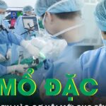 Chứng kiến ca mổ đặc biệt, nhiều bác sĩ tin vào cơ hội mới cho người bệnh cột sống