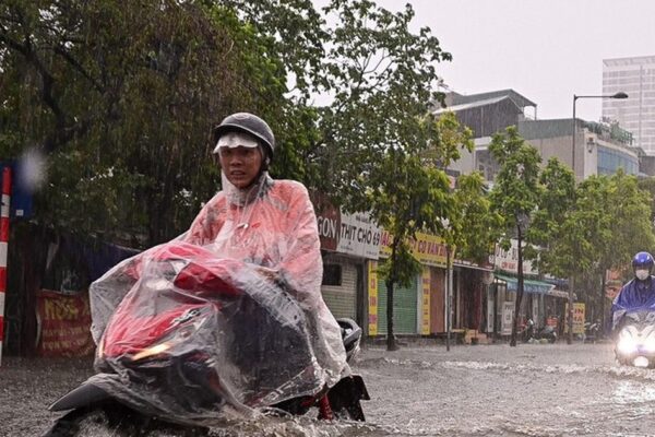 Mưa dông diện rộng sau chuỗi ngày nắng nóng kỷ lục
