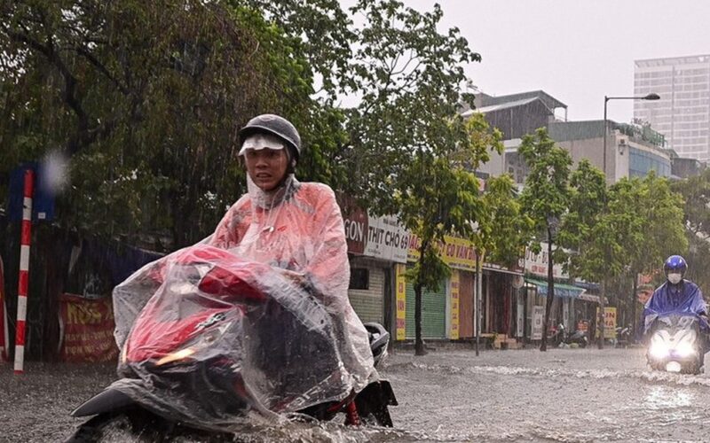 Mưa dông diện rộng sau chuỗi ngày nắng nóng kỷ lục