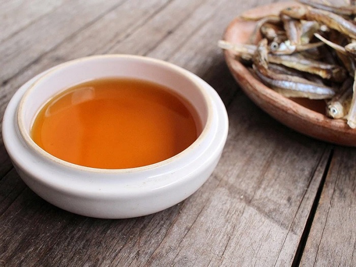 4 dấu hiệu nước mắm kém chất lượng gây hại cho hệ tiêu hóa, gan và thận- Ảnh 1.