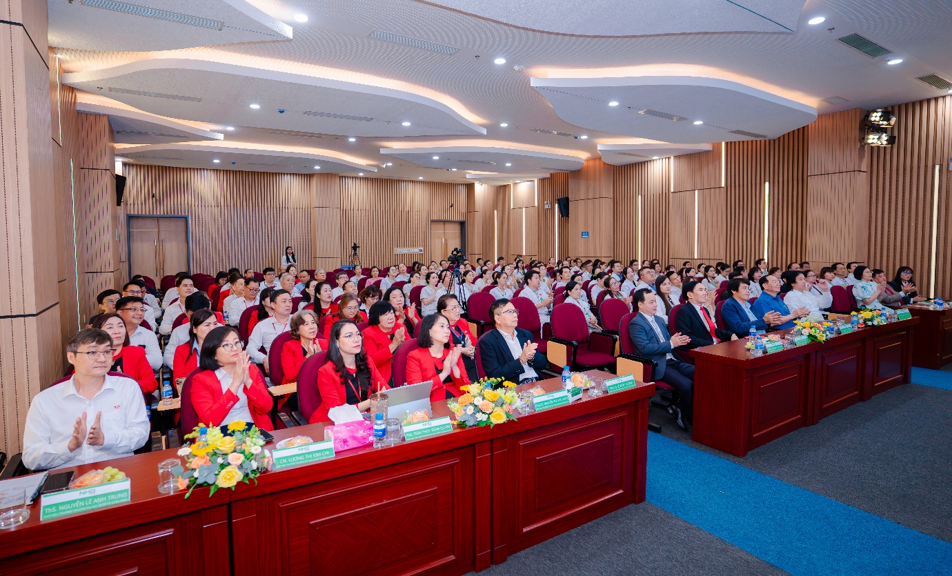 Bổ nhiệm GS.TS.BSCKII Phạm Văn Lình làm Giám đốc Bệnh viện Vạn Phúc- Ảnh 4.