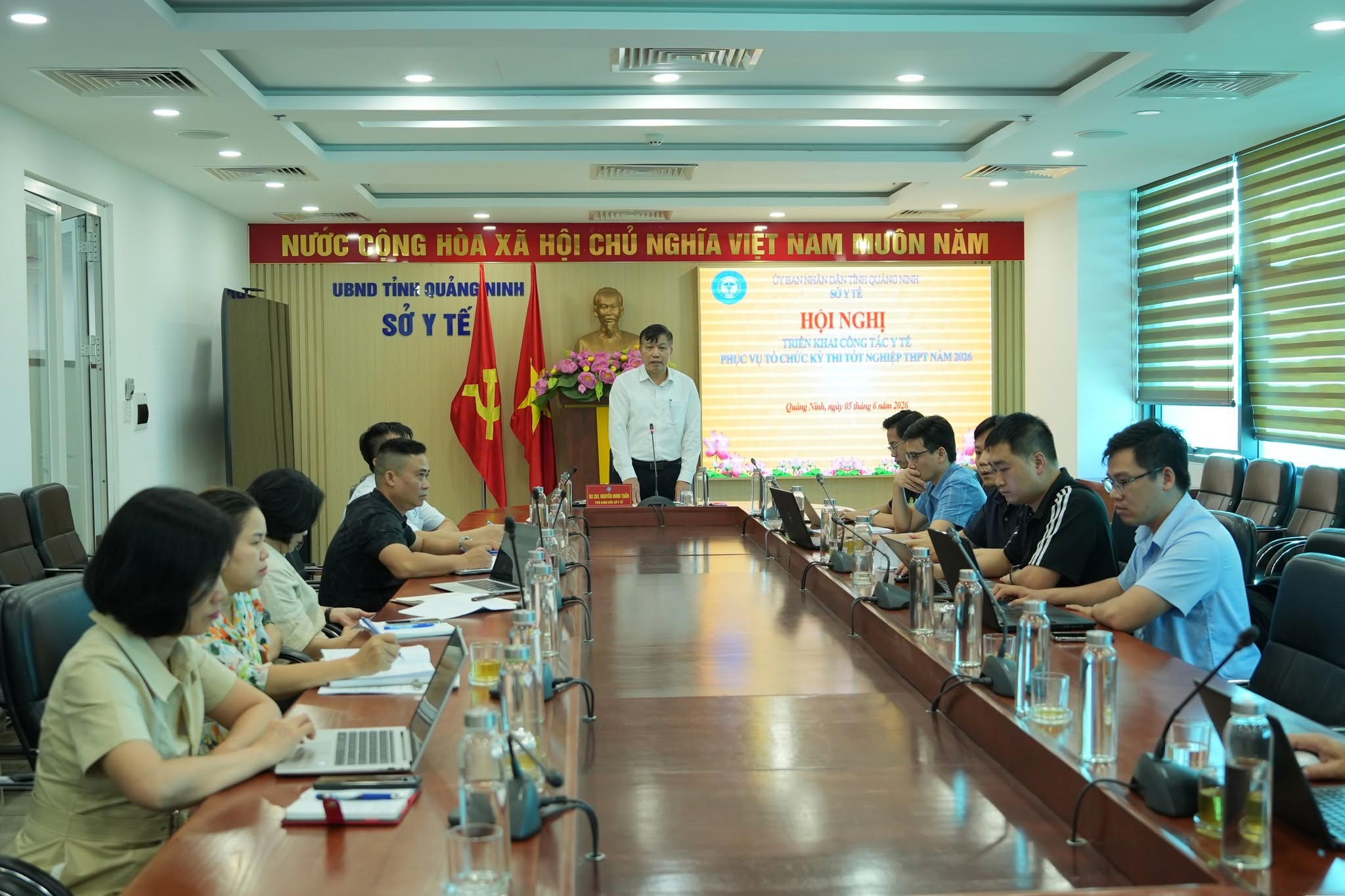quang-canh-hoi-nghi-1780710532126643415728 Ngành Y tế Quảng Ninh sẵn sàng đồng hành cùng sĩ tử- Ảnh 1.