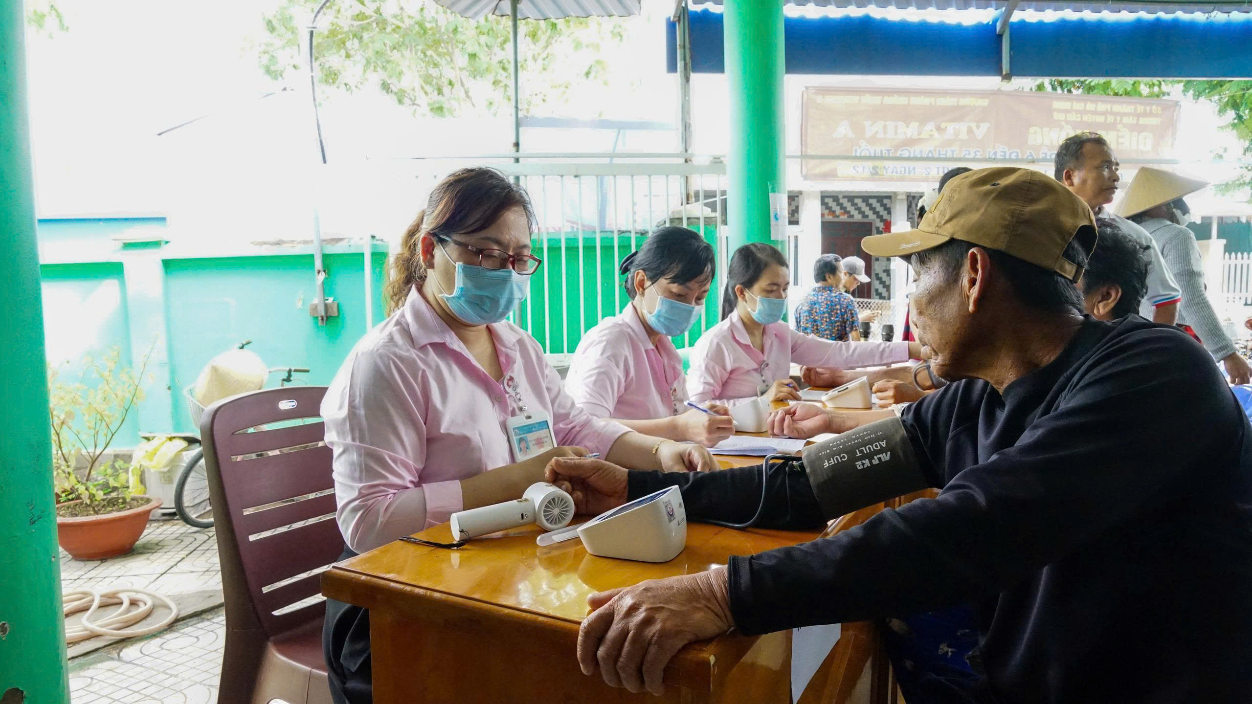 TPHCM đồng loạt khám sức khỏe miễn phí cho người dân từ xã đảo tới nội thành- Ảnh 1.