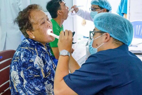 TPHCM đồng loạt khám sức khỏe miễn phí cho người dân từ xã đảo tới nội thành