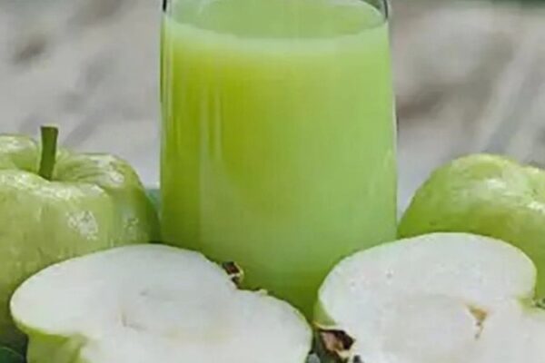 8 tác dụng khi uống nước ép ổi mỗi sáng vào mùa hè