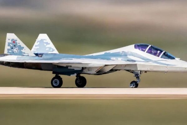 Biến thể mới của tiêm kích Su-57 Nga xuất hiện