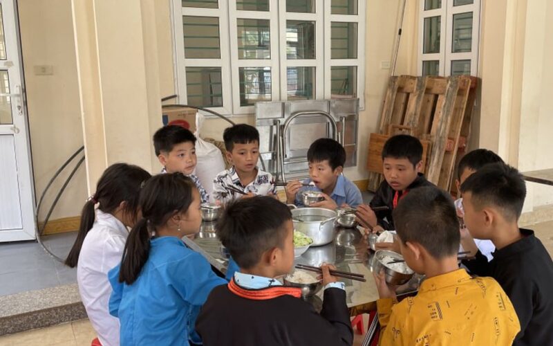 Nhiều mô hình dinh dưỡng học đường được triển khai để cải thiện thể trạng trẻ em Việt Nam