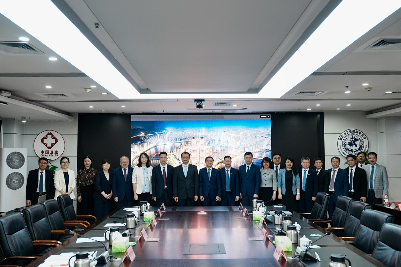 Thứ trưởng Trần Văn Thuấn làm việc với Uỷ ban Y tế và Sức khoẻ Thành phố Trùng Khánh, Trung Quốc- Ảnh 2.