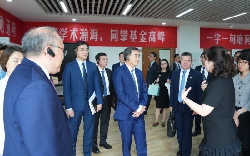 Đoàn công tác Bộ Y tế Việt Nam thăm, làm việc tại Bệnh viện trực thuộc số 2 Đại học Y khoa Trùng Khánh