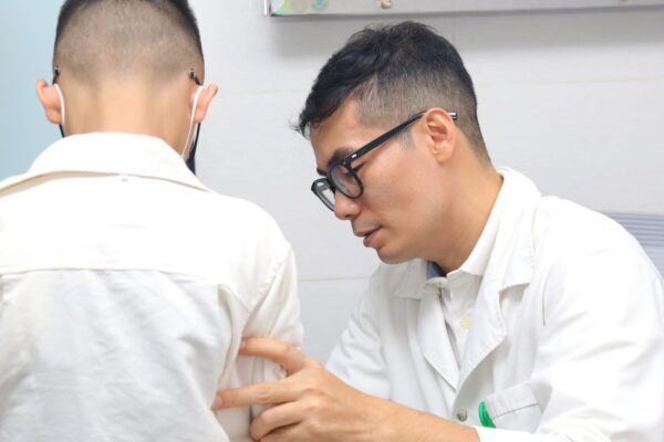 Trẻ bị dị tật tiết niệu, sinh dục phát hiện muộn có thể ảnh hưởng sinh sản sau này