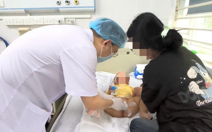 Đi nắng về rồi nhai đá lạnh, cụ ông rơi vào nguy kịch- Ảnh 4.