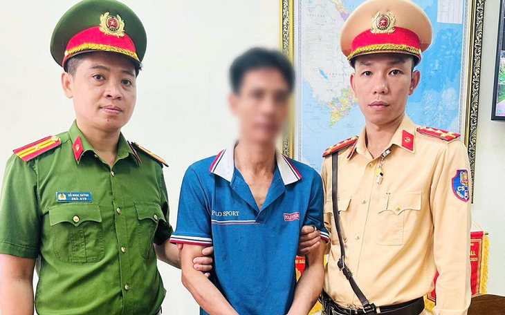 Kiểm tra vi phạm nồng độ cồn, phát hiện tài xế giấu ma túy trong người