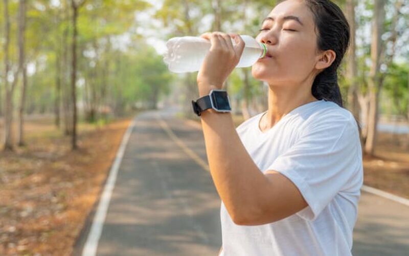 Nắng nóng đỉnh điểm – nên uống nước như thế nào để đảm bảo sức khỏe?