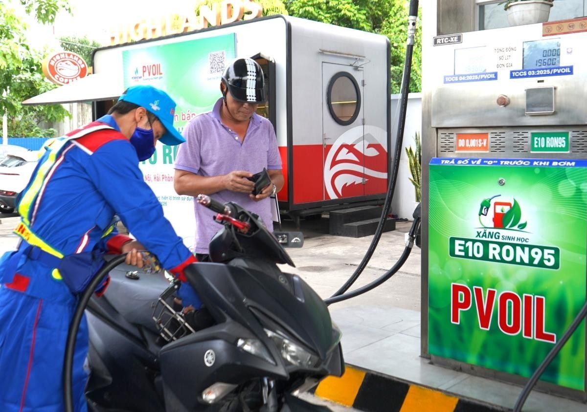 Vì sao người dùng còn e ngại xăng E10?- Ảnh 1.