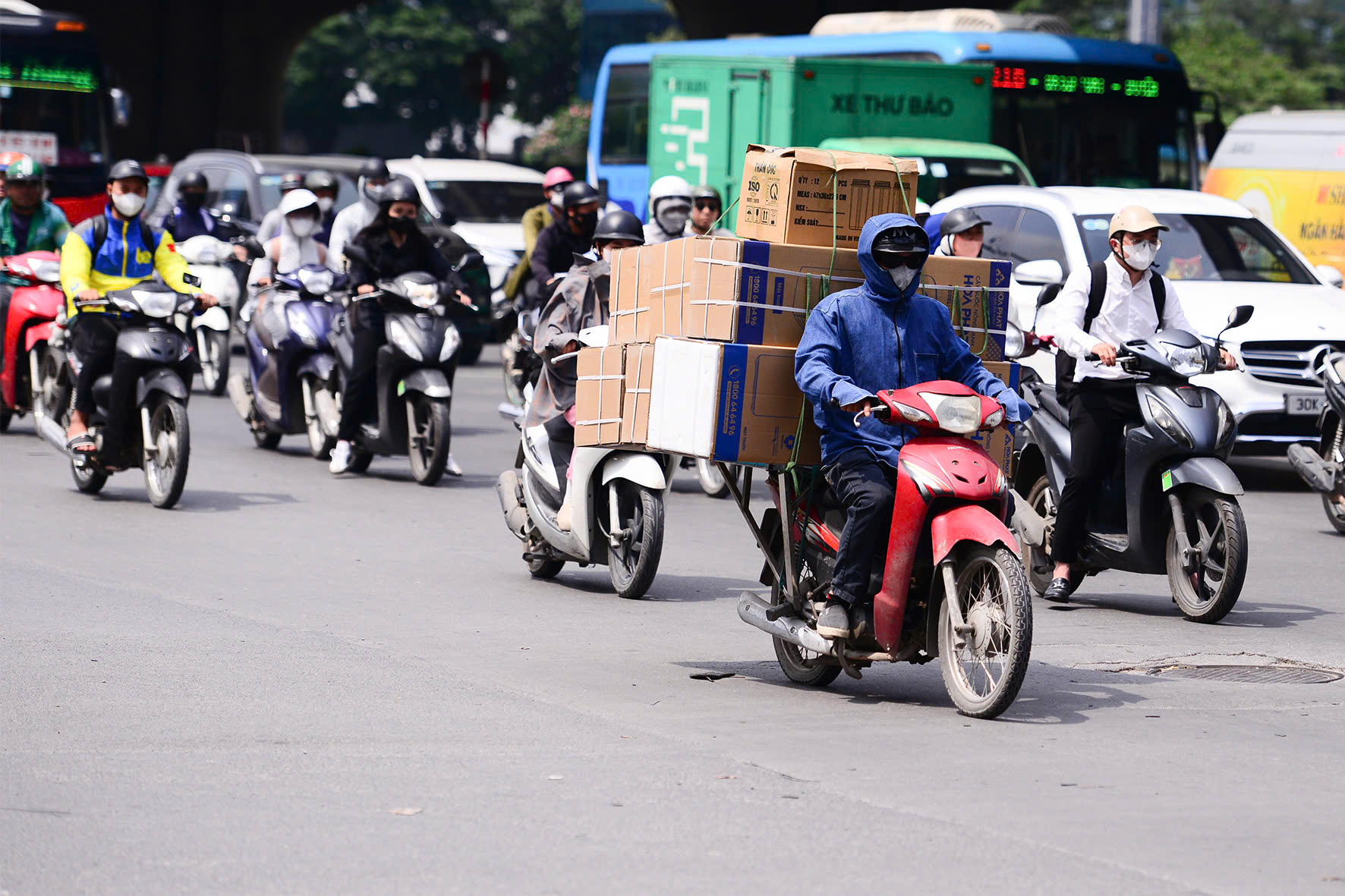 z6579950835979f0d07787592a27c8aa31a3ea0661de60-17796194343261359645178 Nắng nóng đặc biệt gay gắt ở miền Bắc sẽ còn tiếp diễn - Ảnh 1.
