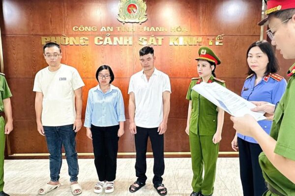Giám đốc chỉ đạo nhân viên xả gần 6 triệu kg chất thải ra môi trường