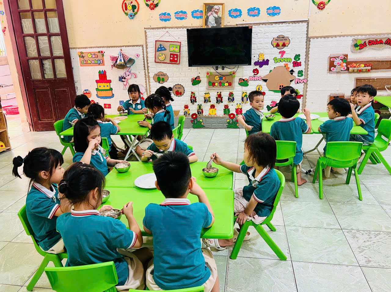 z7820950740468b2f8338a335c68a68c75c0b30496528b-17797016380631654484923 Nỗ lực nâng cao chất lượng dinh dưỡng học đường tại Trường Mầm non Linh Sơn- Ảnh 7.