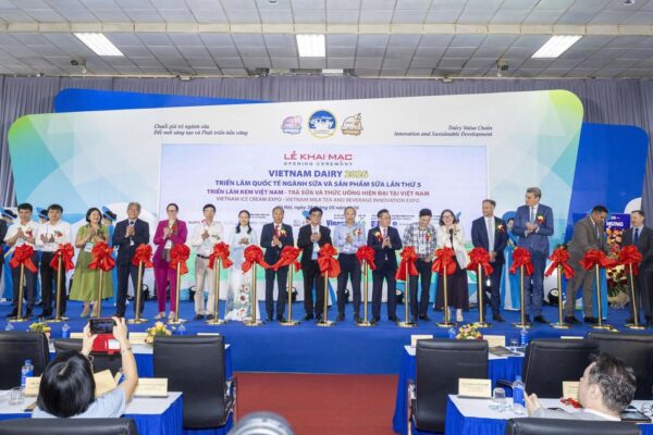 Thúc đẩy chuyển đổi xanh và số hóa ngành sữa Việt