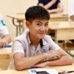 Hình ảnh sĩ tử Hà Nội trước giờ làm bài thi môn Toán lớp 10