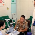 Gần 100 nhà báo, phóng viên được khám, chăm sóc mắt miễn phí