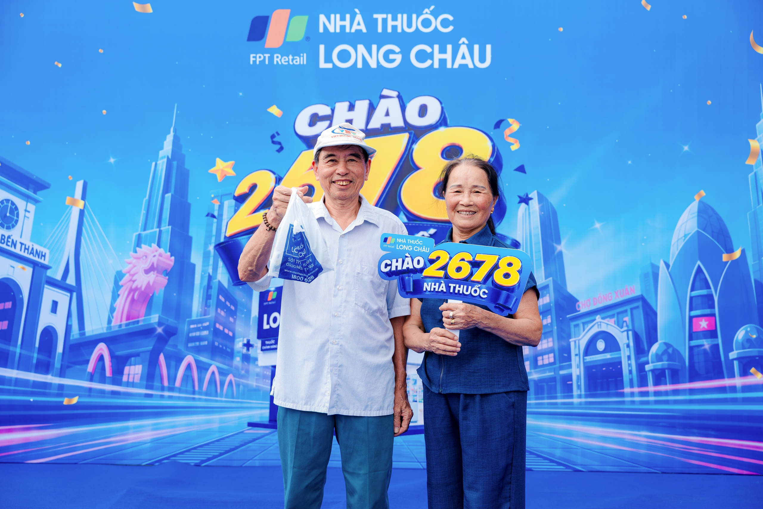 2-1781232127686913490968 2.678 nhà thuốc trên toàn quốc - Dấu ấn gần một thập kỷ Long Châu vươn mình vì một Việt Nam khỏe mạnh- Ảnh 2.