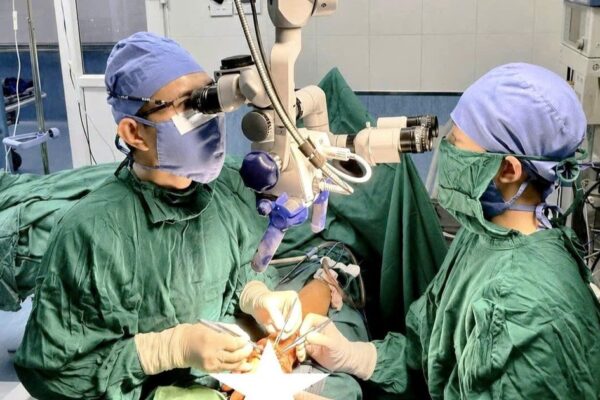 Bước tiến trong phẫu thuật vi phẫu: Chuyển vạt SCIP tự do được triển khai tại Nghệ An