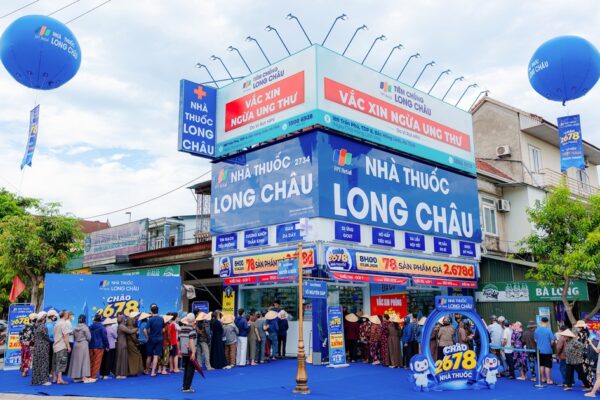 2.678 nhà thuốc trên toàn quốc – Dấu ấn gần một thập kỷ Long Châu vươn mình vì một Việt Nam khỏe mạnh