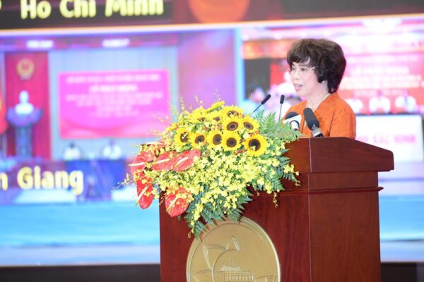 Anh hùng Lao động Thái Hương: Tăng trưởng hai con số phải được xây dựng trên nền tảng sức khỏe của nhân dân