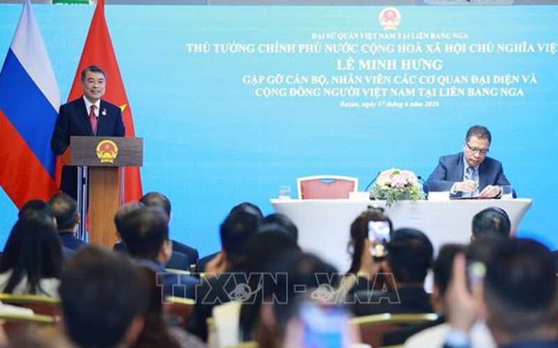 Thủ tướng Lê Minh Hưng gặp cộng đồng người Việt Nam tại Nga