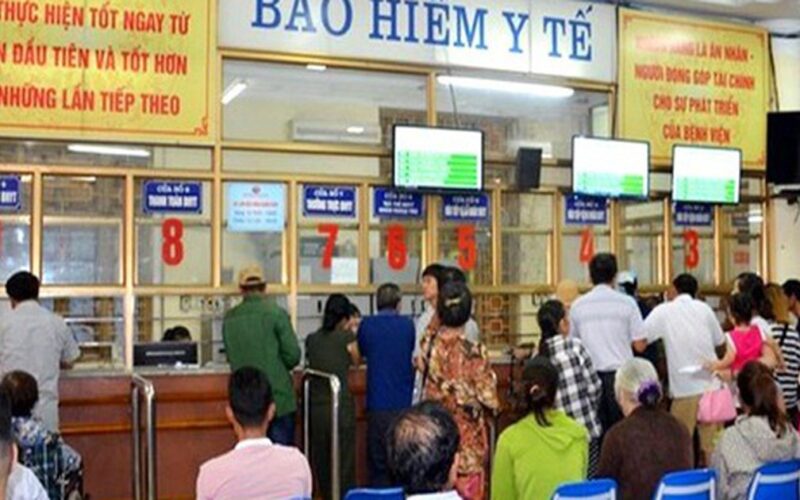 Từ 1/7, người có BHYT tự đi khám bệnh trái tuyến được hưởng thêm nhiều quyền lợi