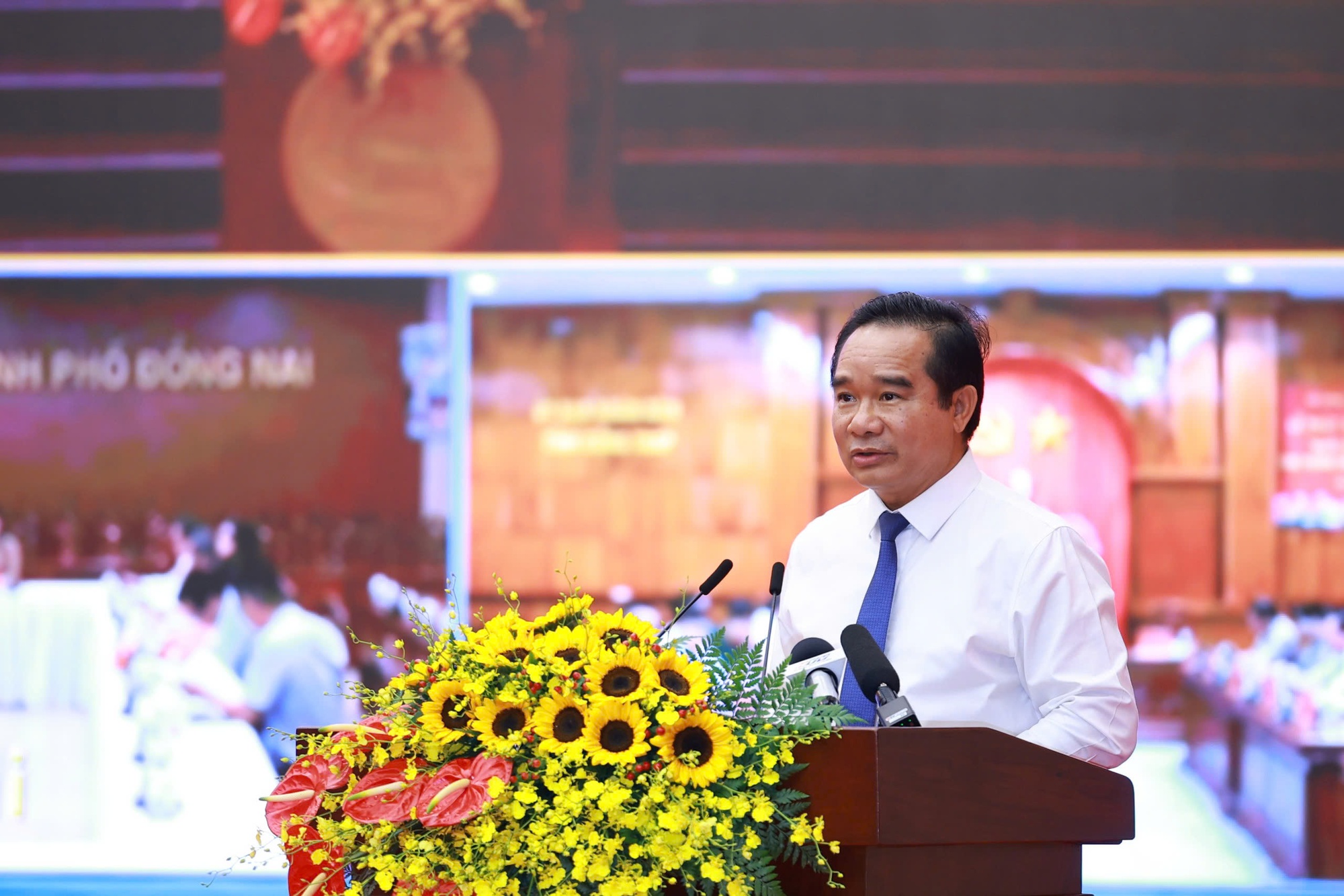 bt-17813181892291896560895 Thủ tướng phát động phong trào thi đua thực hiện mục tiêu tăng trưởng bền vững 2 con số- Ảnh 3.
