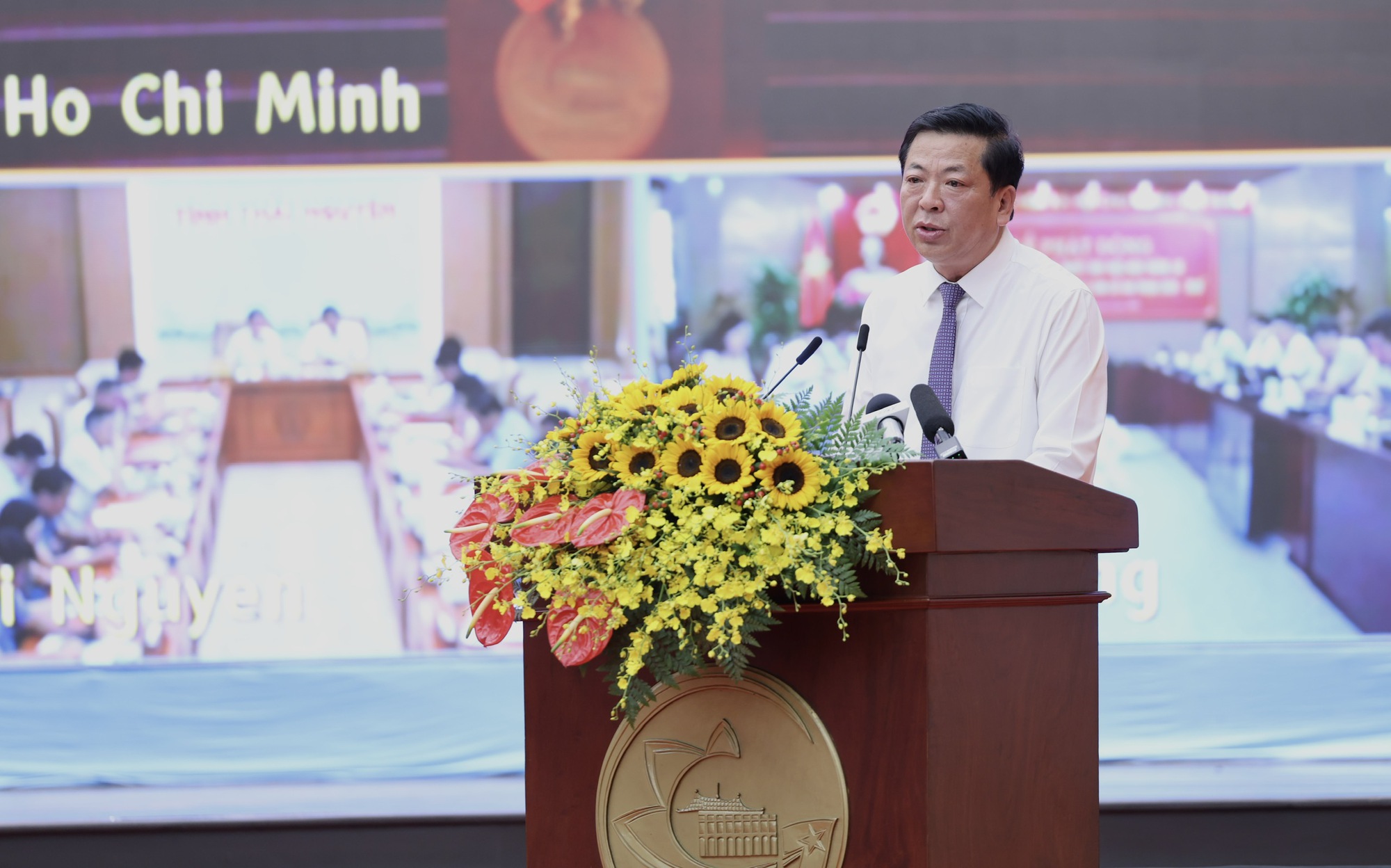 bxd-1781318221526487418289 Thủ tướng phát động phong trào thi đua thực hiện mục tiêu tăng trưởng bền vững 2 con số- Ảnh 4.