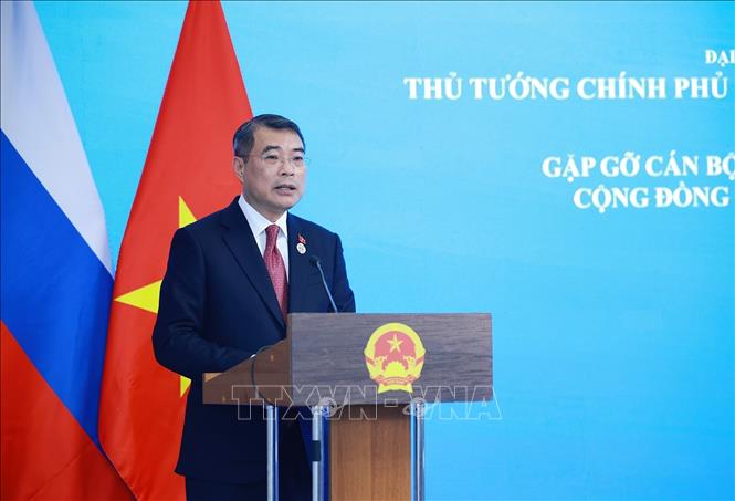 Thủ tướng Lê Minh Hưng gặp cộng đồng người Việt Nam tại Nga- Ảnh 1.