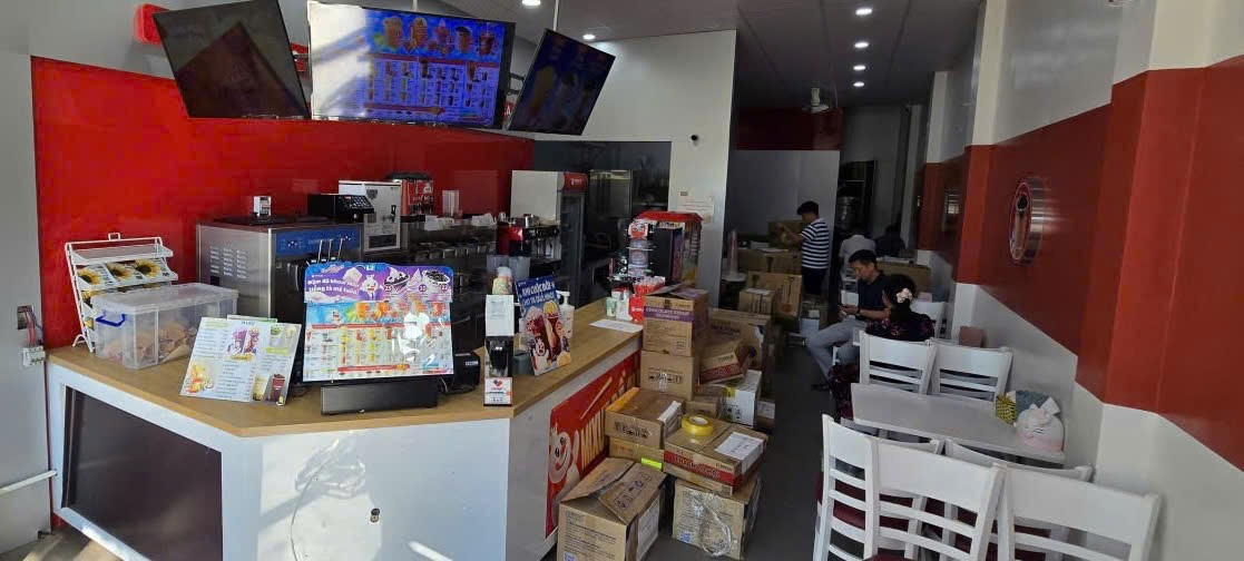 Khởi tố đối tượng mở cửa hàng MIXUE ‘nhái’, thu giữ gần 3.000 tem nhãn giả - Ảnh 1.