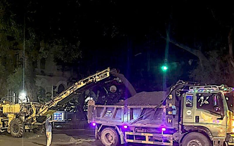 Vì sao dự án chống ngập tại nhiều tuyến phố trung tâm Hà Nội thi công kéo dài?
