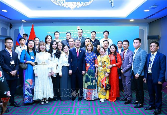 Thủ tướng Lê Minh Hưng gặp cộng đồng người Việt Nam tại Nga- Ảnh 5.