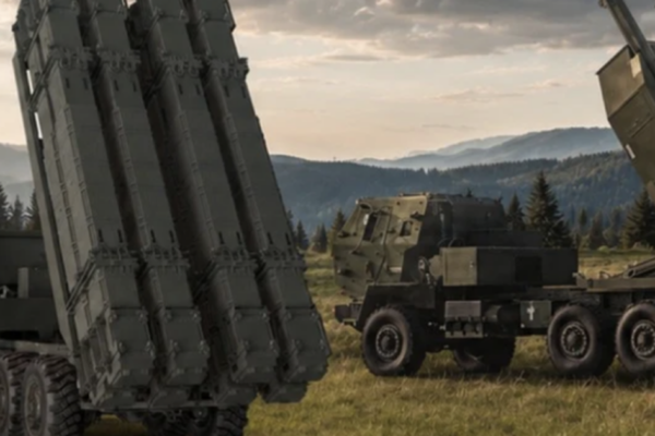 Tên lửa HIMARS Mỹ tăng gấp 4 hỏa lực mở rộng sức ép lên Nga