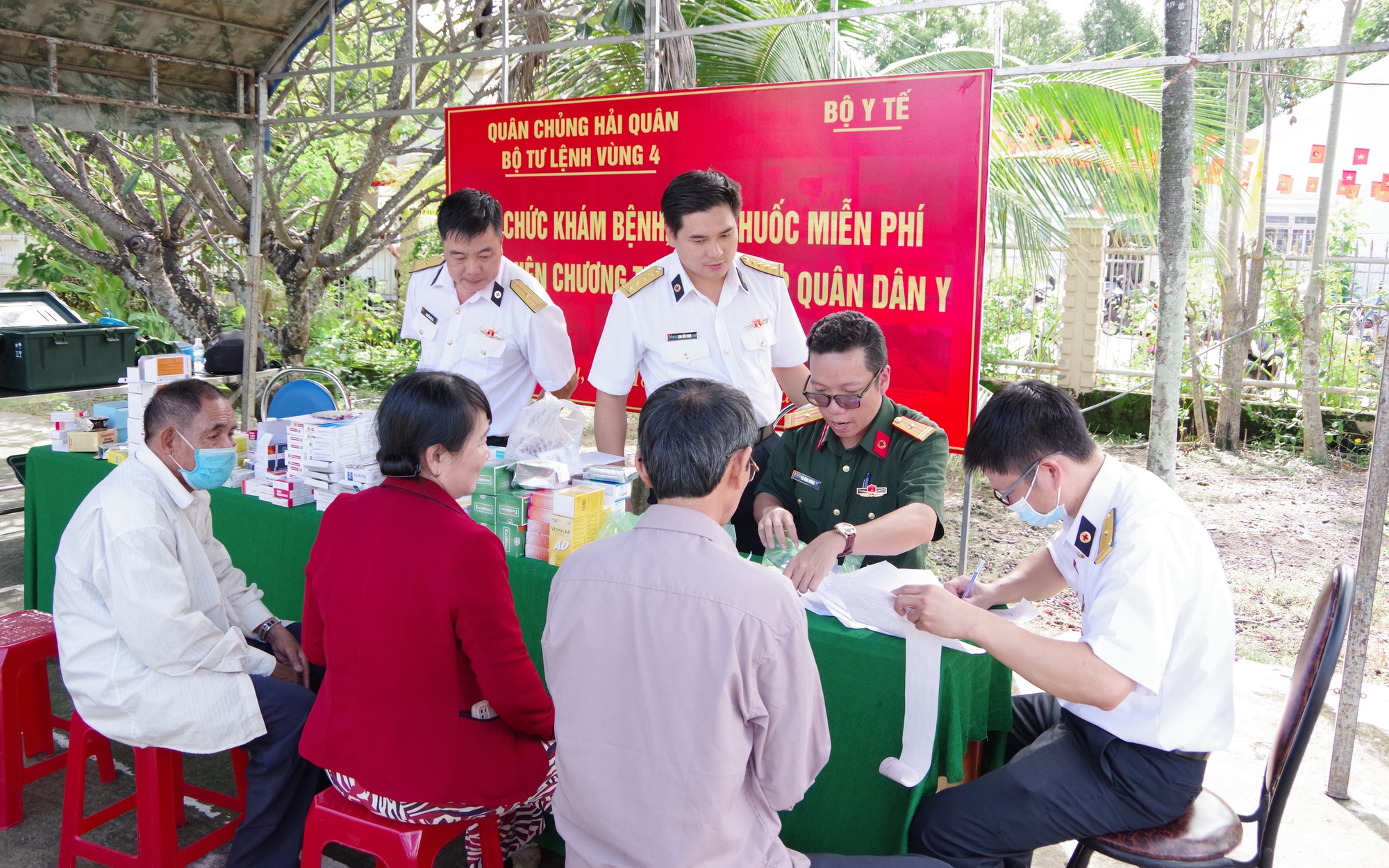 Thúc đẩy hoàn thiện Thông tư về tổ chức hoạt động Ban quân dân y các cấp và cơ sở khám chữa bệnh kết hợp quân dân y- Ảnh 10.
