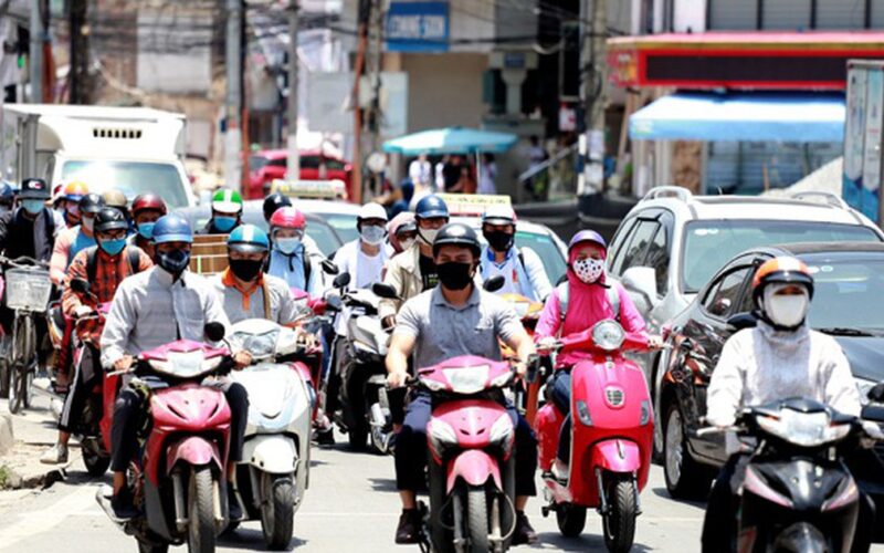 Miền Bắc bước vào đợt nắng nóng diện rộng, nhiệt phổ biến trên 37 độ