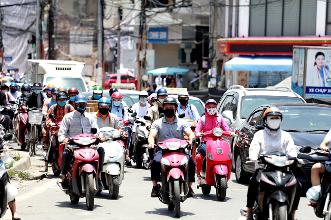 Miền Bắc bước vào đợt nắng nóng diện rộng, nhiệt phổ biến trên 37 độ- Ảnh 1.
