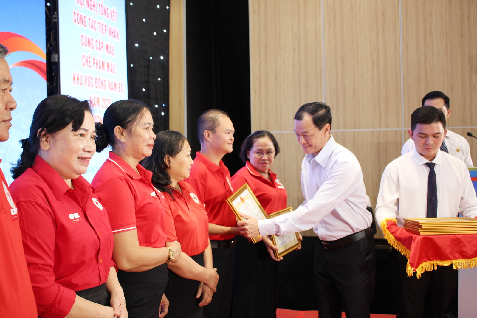 Thứ trưởng Nguyễn Tri Thức: Máu là ‘hơi thở’ của điều trị, giữ nhịp sống cho hàng triệu người bệnh- Ảnh 3.