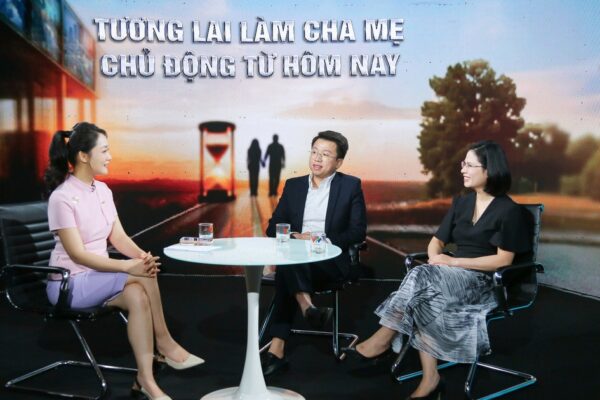 Vì sao nhiều người trẻ trì hoãn sinh con và những vấn đề cần lưu ý?