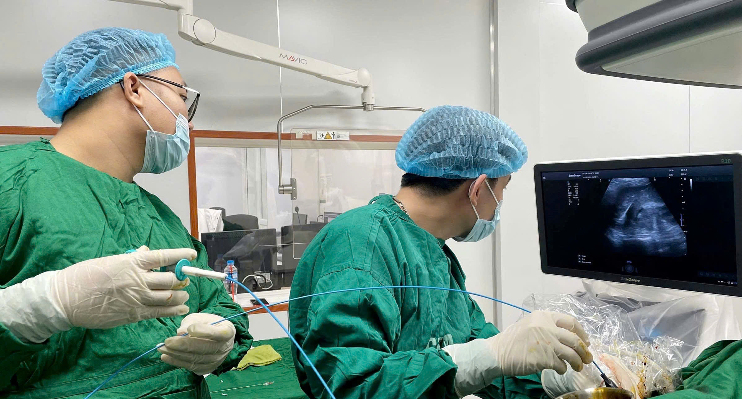 Nuốt nhầm tăm tre, người đàn ông suýt phải phẫu thuật vì áp xe gan- Ảnh 1.
