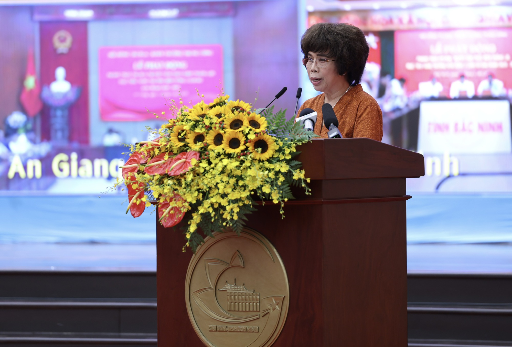 phat-dong-17813183244111009630084 Thủ tướng phát động phong trào thi đua thực hiện mục tiêu tăng trưởng bền vững 2 con số- Ảnh 5.