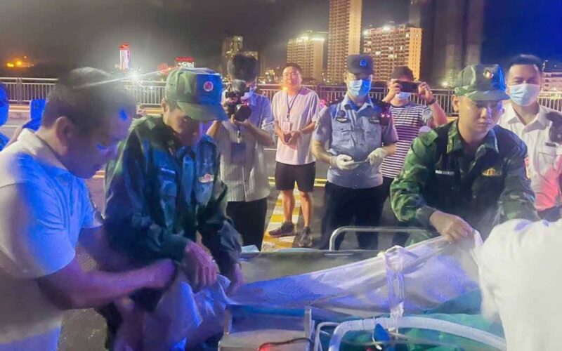 Liên tiếp mở ‘luồng xanh’ đưa bệnh nhân Trung Quốc qua cửa khẩu cấp cứu