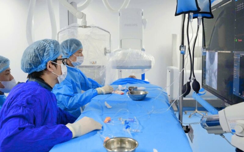Thoát nguy cơ tàn phế nhờ can thiệp mạch não trong thời gian vàng